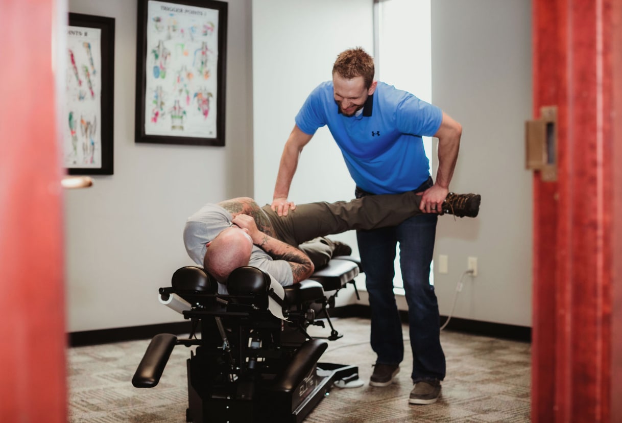 Can a Chiropractor Help with Chronic Pain Management? Elite Health
